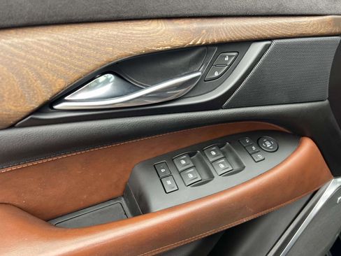 Used 2020 Cadillac Escalade Luxury w/ LPO, Radiant Package image 21