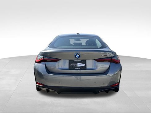 Used 2025 BMW i4 xDrive40i w/ Parking Assistance Package image 9