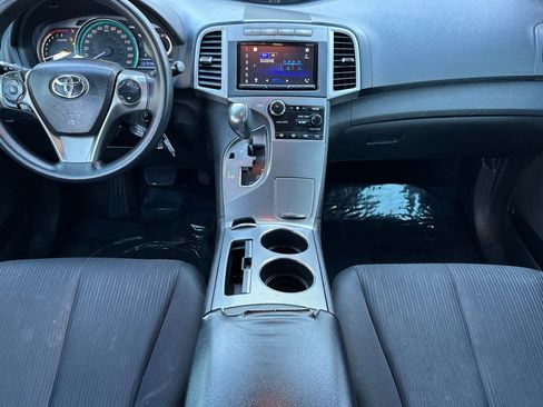 Used 2014 Toyota Venza LE image 15