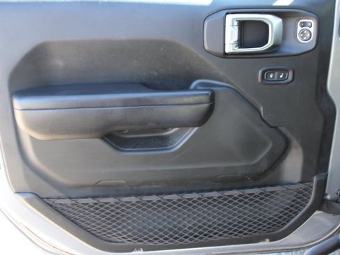 Used 2018 Jeep Wrangler Unlimited Sport S image 9