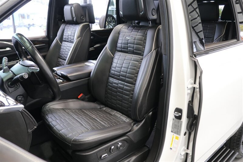 Used 2024 Cadillac Escalade Sport Platinum w/ LPO, ONYX Package AWD/4WD image 18