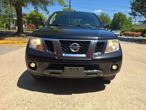 Used 2016 Nissan Frontier SV w/ SV Value Truck Package AWD/4WD image 8
