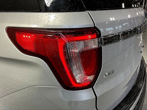 Used 2019 Ford Explorer XLT w/ Equipment Group 202A AWD/4WD image 20