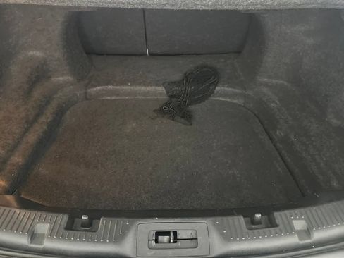 Used 2014 Ford Taurus Limited FWD image 18