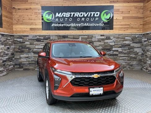 Used 2024 Chevrolet Trax LS FWD image 4