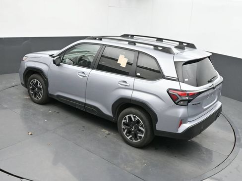 Used 2025 Subaru Forester Premium AWD/4WD image 19