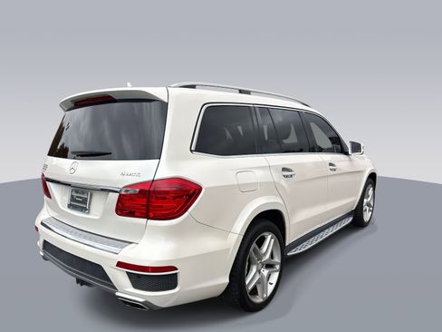 Used 2015 Mercedes-Benz GL 550 4MATIC image 3