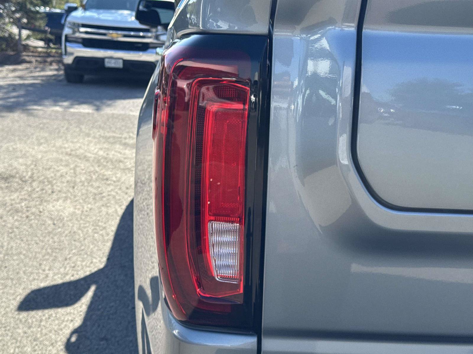Used 2025 GMC Sierra 1500 SLT AWD/4WD image 13