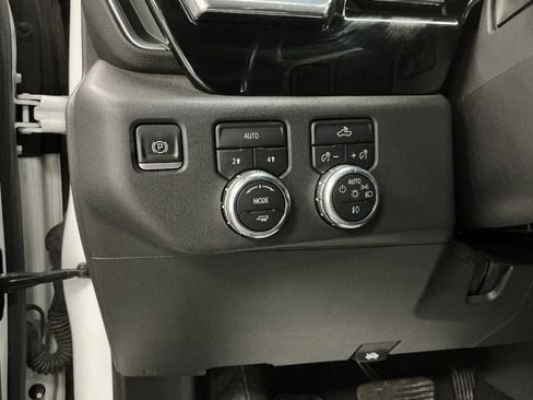 Used 2022 GMC Sierra 1500 Elevation AWD/4WD image 12
