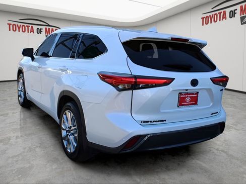 Used 2023 Toyota Highlander Limited AWD/4WD image 3