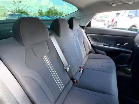 Used 2022 Hyundai Elantra SEL w/ Cargo Package FWD image 18
