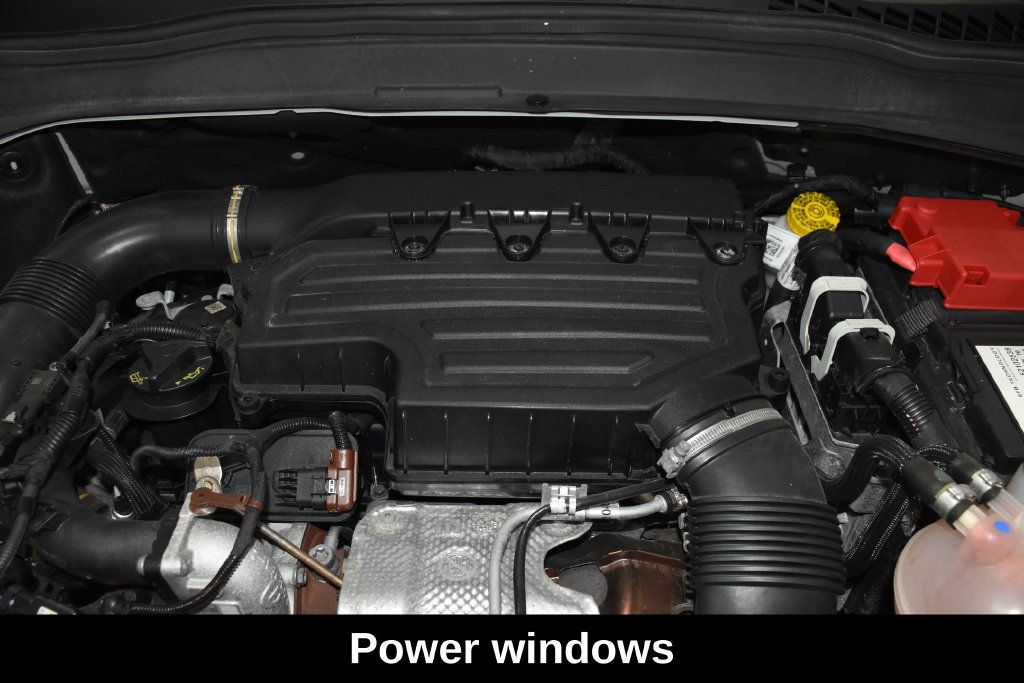 Used 2023 Jeep Renegade Limited w/ Sun/Sound Group AWD/4WD image 8