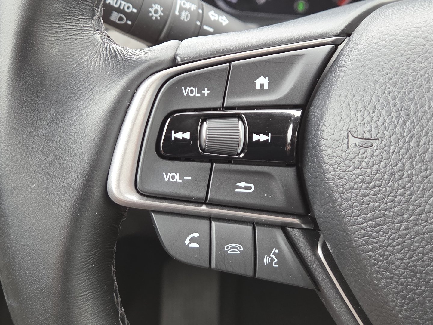 Used 2022 Honda Accord EX-L image 32