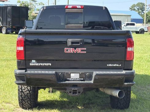 Used 2017 GMC Sierra 2500 Denali w/ Duramax Plus Package AWD/4WD image 3