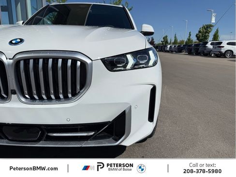 New 2026 BMW X5 xDrive50e w/ Premium Package AWD/4WD image 36