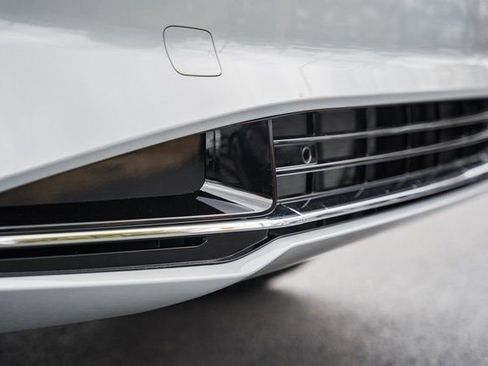 New 2026 Volvo XC90 B6 Plus w/ Protection Package Premier image 16