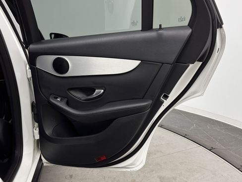 Used 2020 Mercedes-Benz GLC 300 image 30