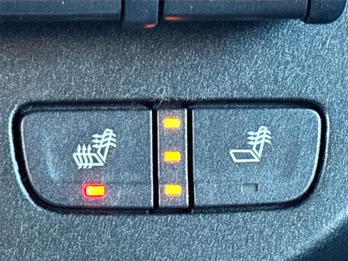 Used 2018 Chevrolet Colorado ZR2 image 23