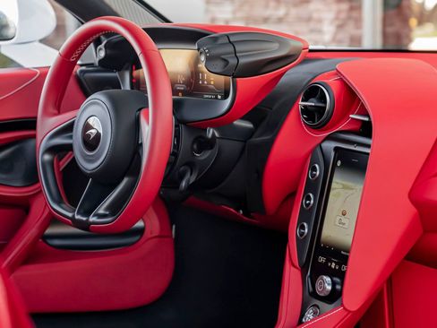 Used 2024 McLaren 750S Spider image 31