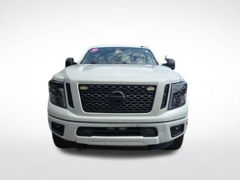 Used 2019 Nissan Titan SV w/ SV Convenience Package AWD/4WD image 7