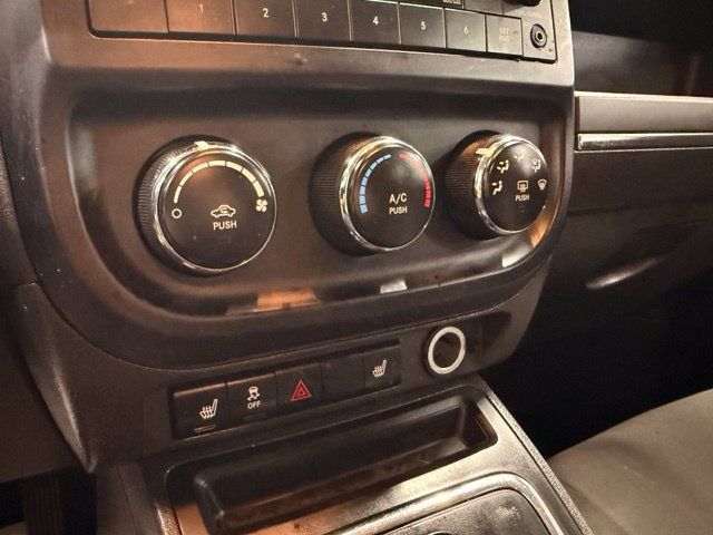 Used 2013 Jeep Compass Latitude AWD/4WD image 13