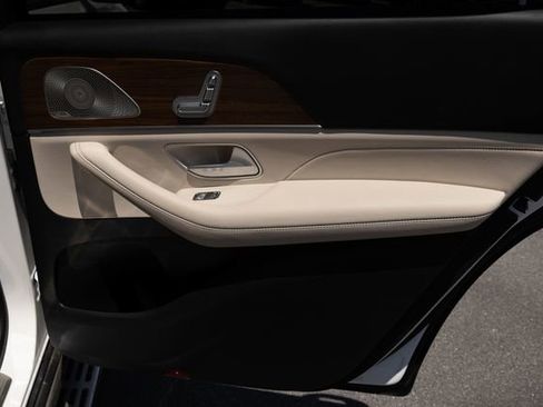 Certified 2023 Mercedes-Benz GLS 450 4MATIC image 15