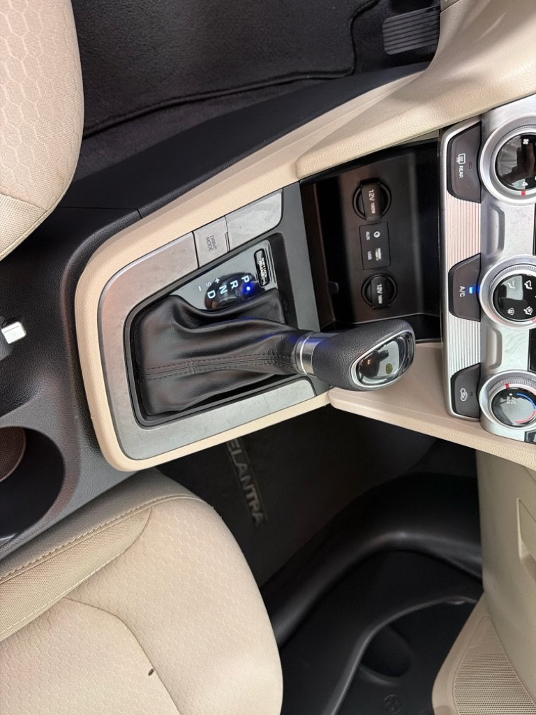 Used 2019 Hyundai Elantra SEL FWD image 15