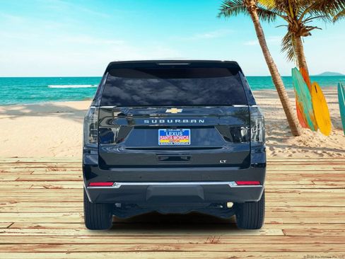 Used 2026 Chevrolet Suburban LT w/ Comfort Package RWD image 5