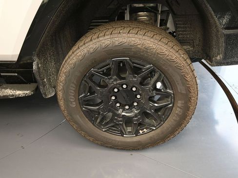 New 2025 GMC Hummer EV 2X image 11