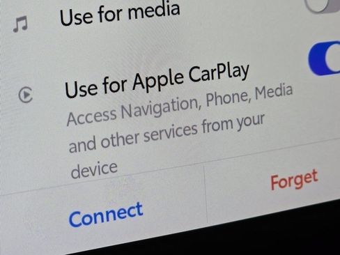 Used 2023 Toyota Venza LE image 6