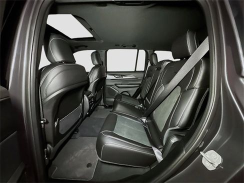 New 2025 Jeep Grand Cherokee 4WD image 15