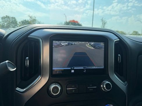 Used 2019 GMC Sierra 1500 SLT AWD/4WD image 17