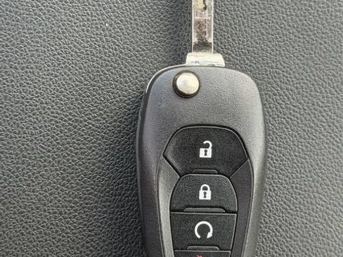 Used 2024 Chevrolet Trax RS FWD image 27