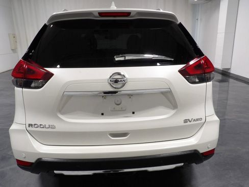 Used 2019 Nissan Rogue SV w/ Premium Package AWD/4WD image 6