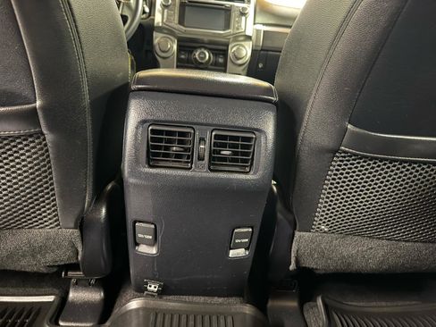 Used 2019 Toyota 4Runner SR5 Premium image 24