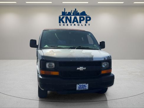 Used 2006 Chevrolet Express 1500 Passenger RWD image 7