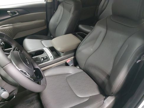 New 2026 Kia Carnival LXS image 16