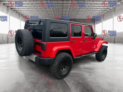 Used 2012 Jeep Wrangler Unlimited Sahara w/ Connectivity Group AWD/4WD image 5