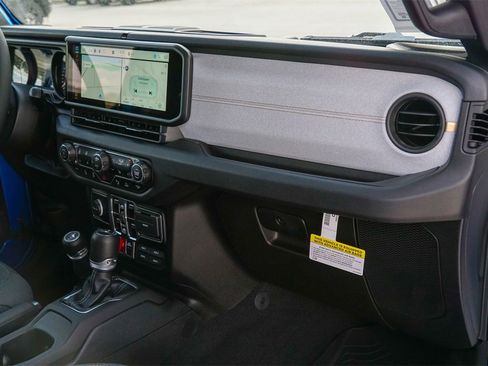 New 2024 Jeep Gladiator Sport image 31