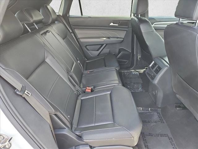 Used 2021 Volkswagen Atlas Cross Sport SE w/ Panoramic Sunroof Package FWD image 25