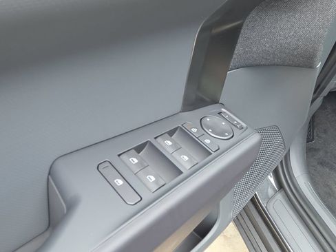 New 2027 Kia EV3 Wind FWD image 18