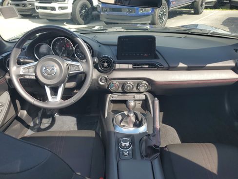 Used 2018 MAZDA MX-5 Miata RF Club image 13