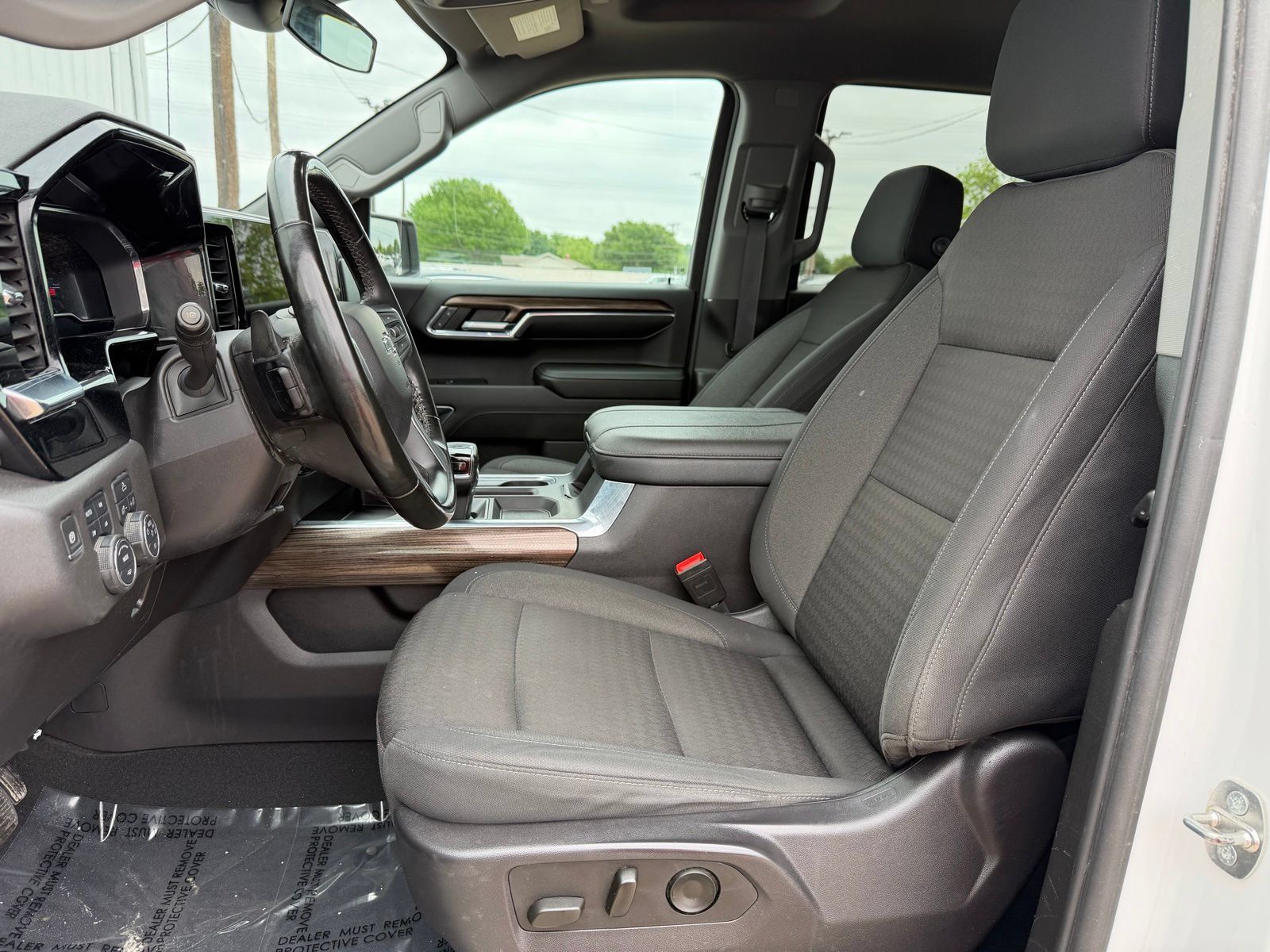 Used 2024 Chevrolet Silverado 1500 LT Trail Boss w/ Protection Package AWD/4WD image 19