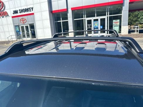 Used 2022 Toyota RAV4 XLE AWD/4WD image 4