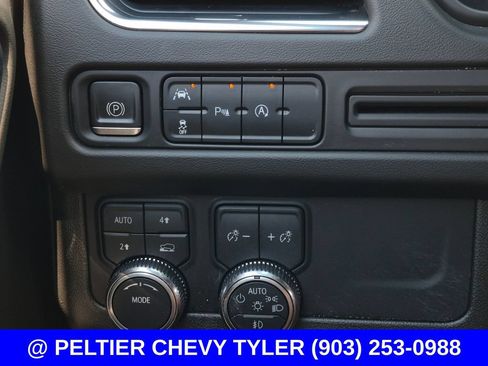 Used 2023 GMC Yukon SLT AWD/4WD image 31
