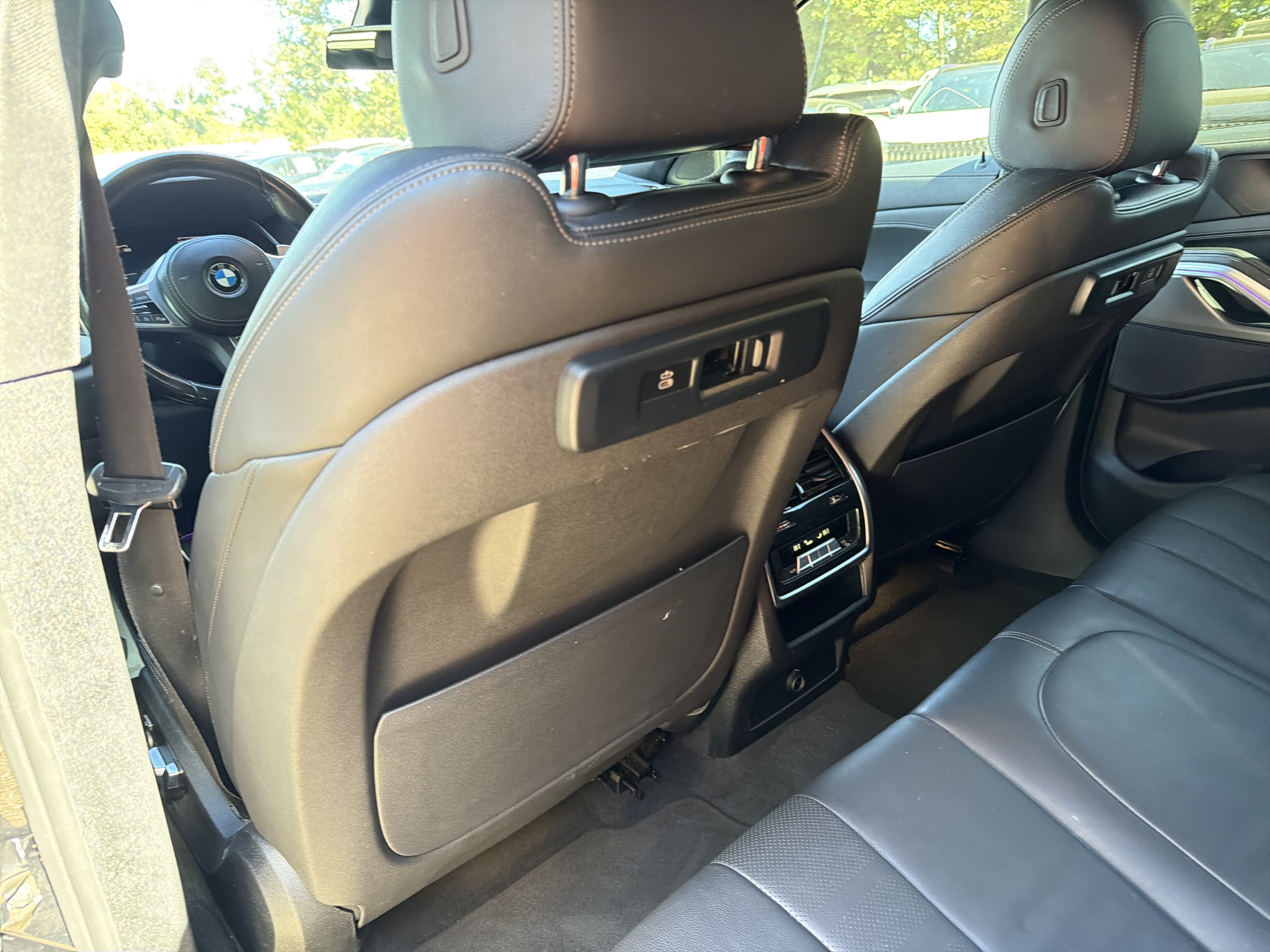 Used 2022 BMW X6 xDrive40i w/ M Sport Package AWD/4WD image 22