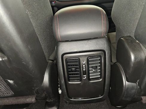 Certified 2024 Dodge Durango GT image 28