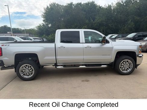 Used 2019 Chevrolet Silverado 2500 LT w/ LT Convenience Package AWD/4WD image 7