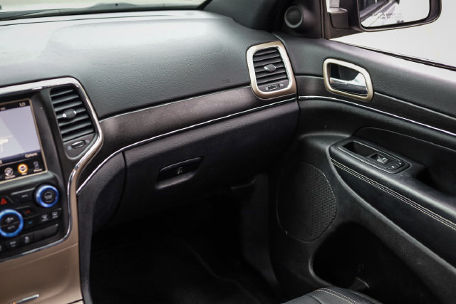 Used 2015 Jeep Grand Cherokee Limited AWD/4WD image 28