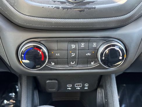 Used 2023 Chevrolet TrailBlazer LT FWD image 6